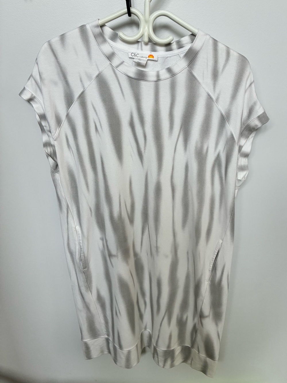 C&C California Cream and Grey Tie-Dye Look Dress With Pockets